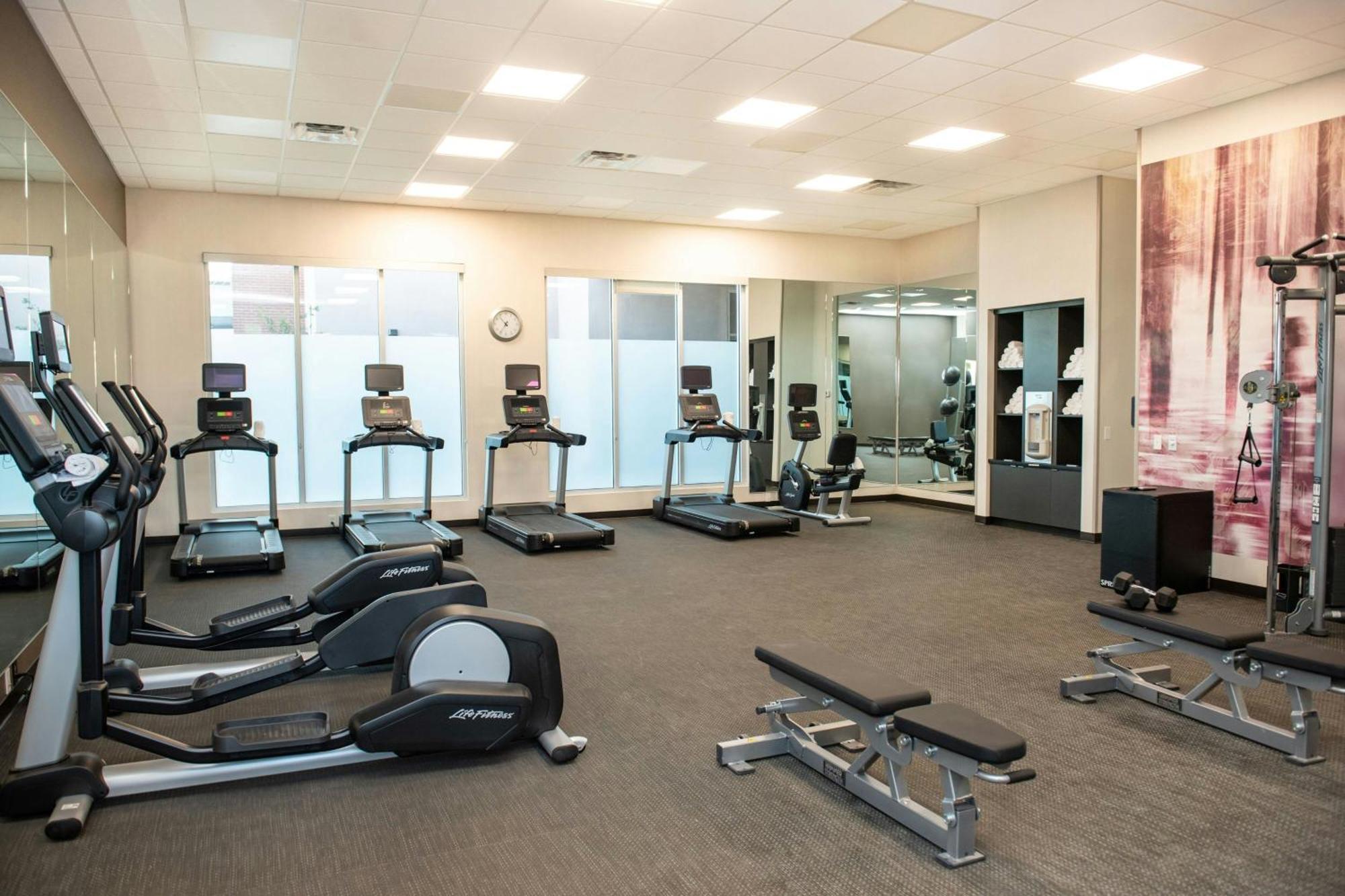 Courtyard By Marriott Mesa At Wrigleyville West المظهر الخارجي الصورة